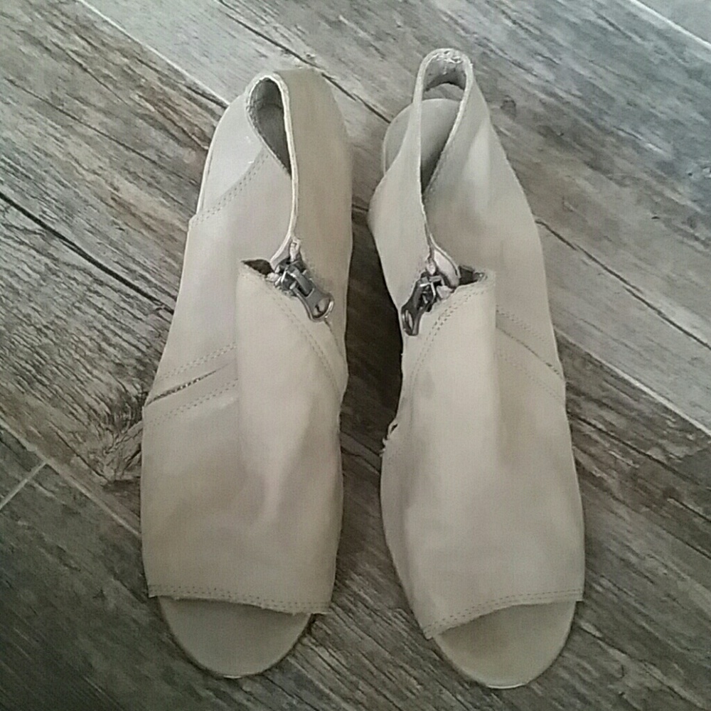 Sbicca soft leather  booties